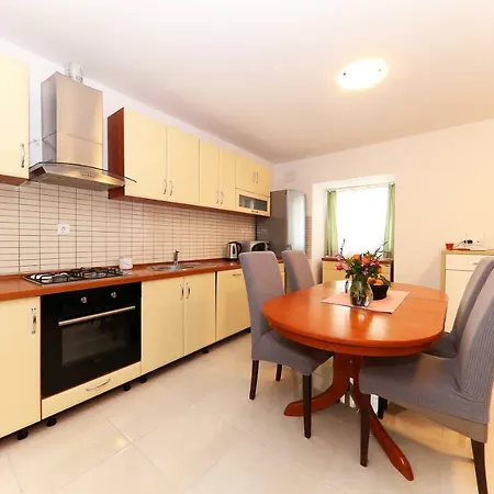 Appartement Anka Rtina